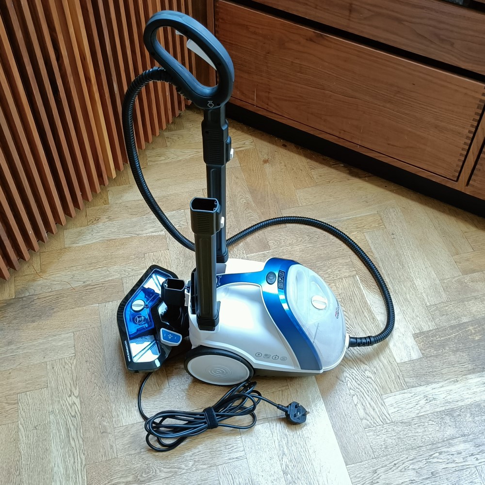 Unboxing the Polti Vaporetto steam cleaner 