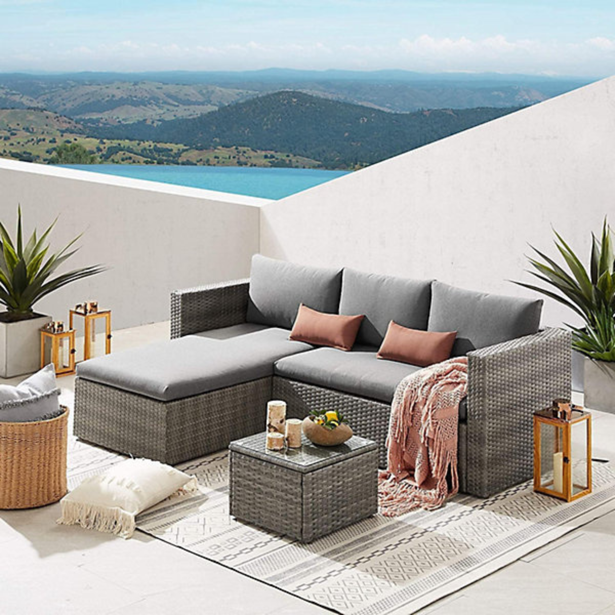 Evre Grey Malibu Rattan Garden Furniture Set & Coffee Table 