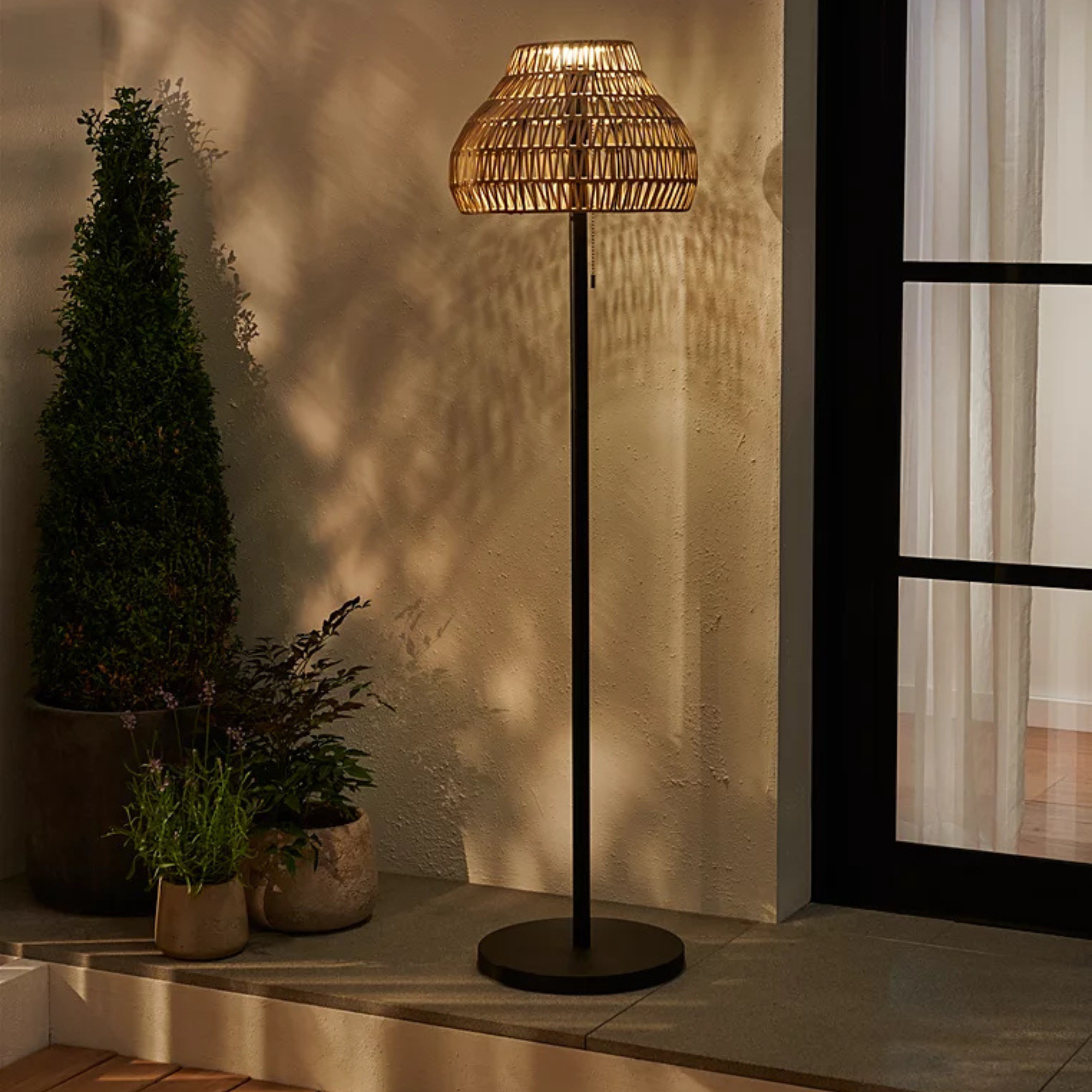 Brown Solar Wicker Floor Lamp