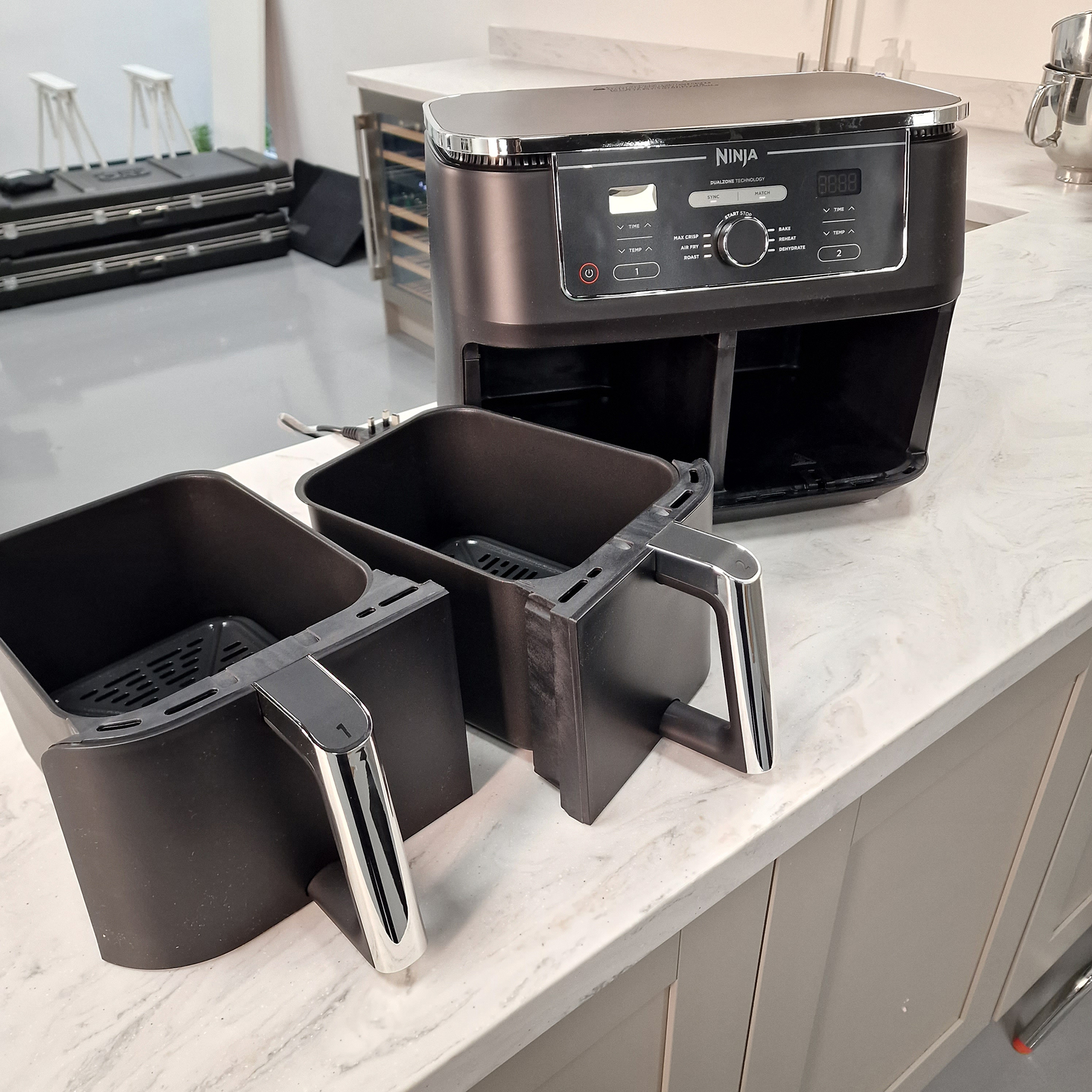 Millie Fender testing the Ninja Dual Zone air fryer
